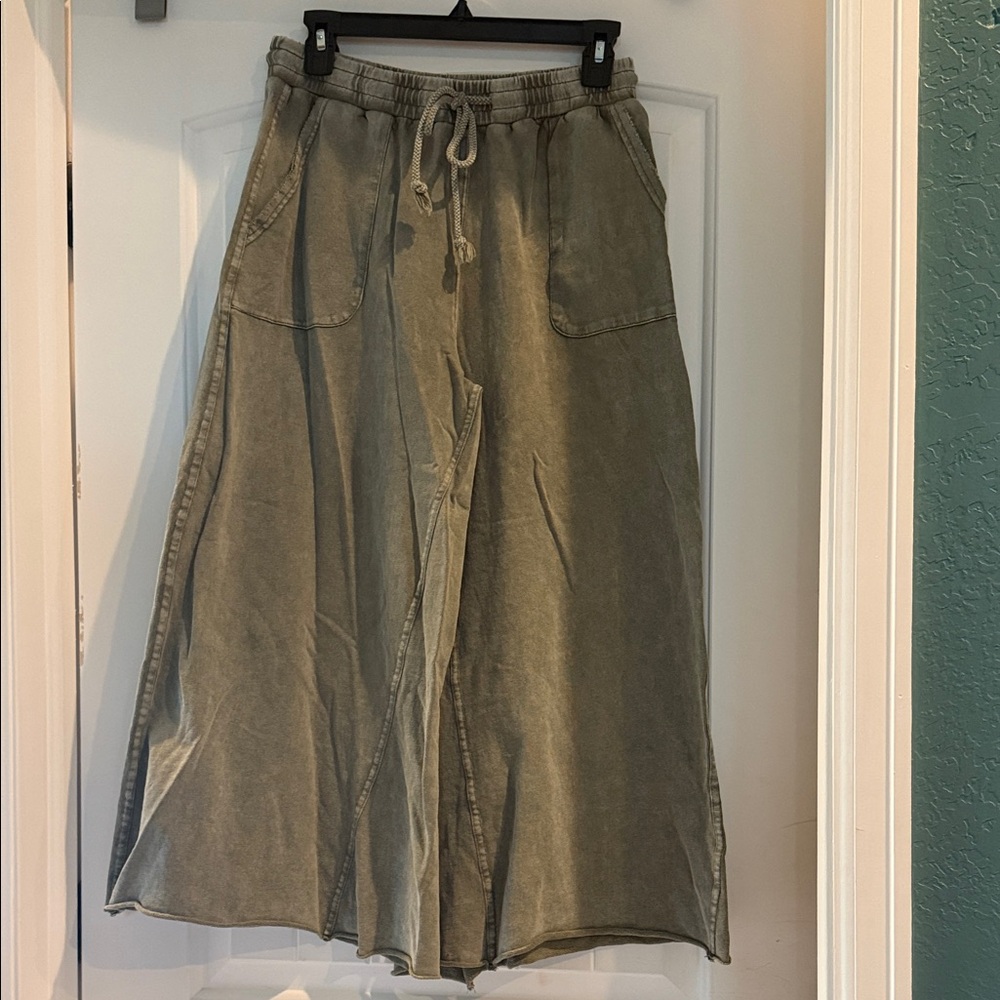 Easel Olive Green wide-leg Drawstring cotton lounge pants.